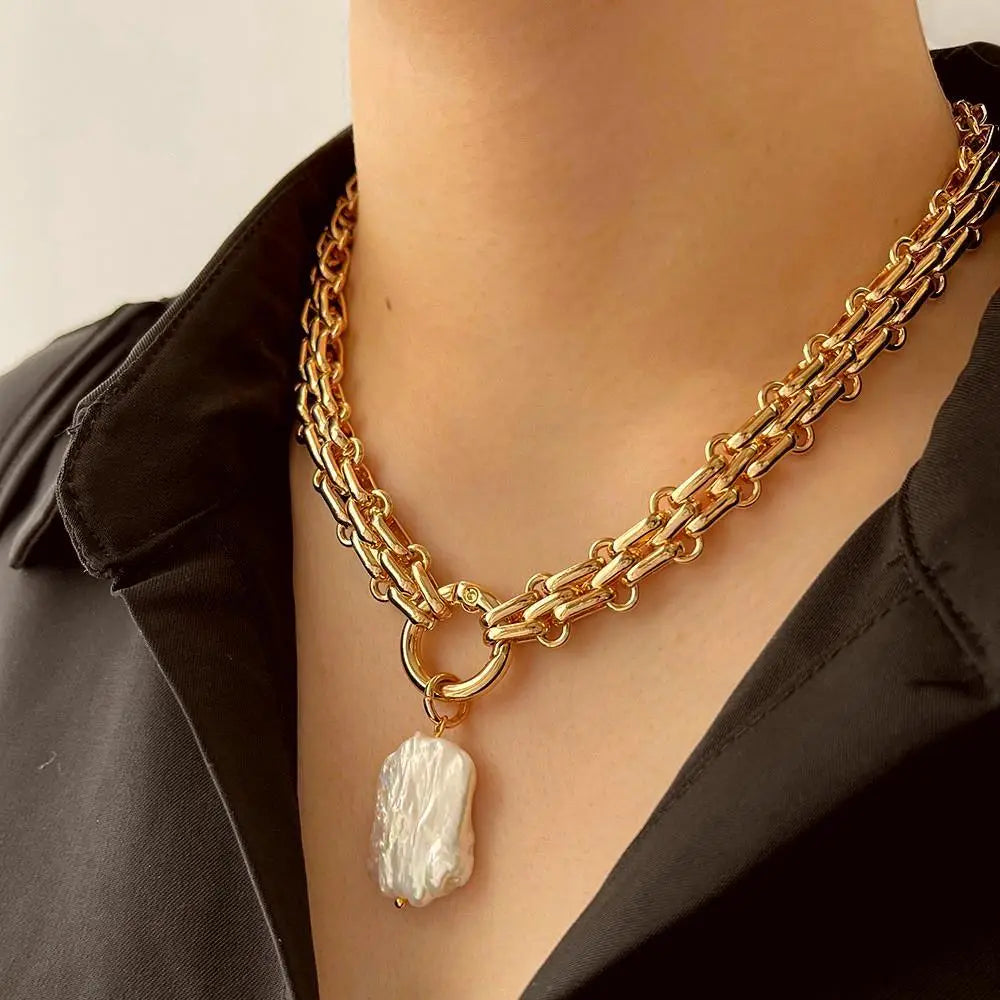 PEARL PENDANT NECKLACE