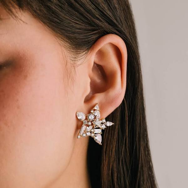 DEBUT STAR STUD EARRINGS