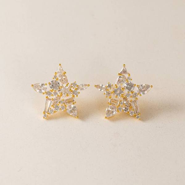 DEBUT STAR STUD EARRINGS