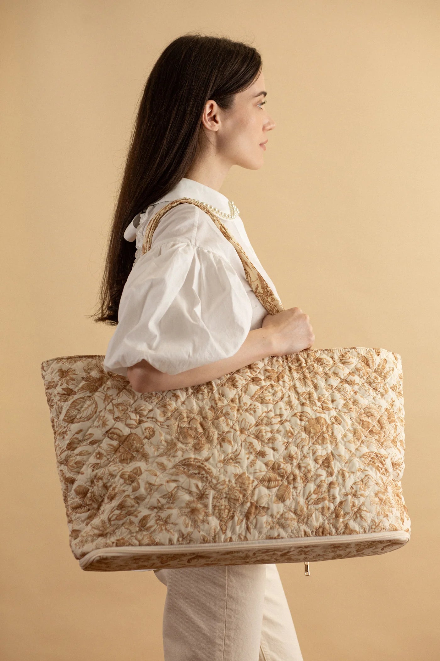 QUILTED EXPANDABLE TOTE