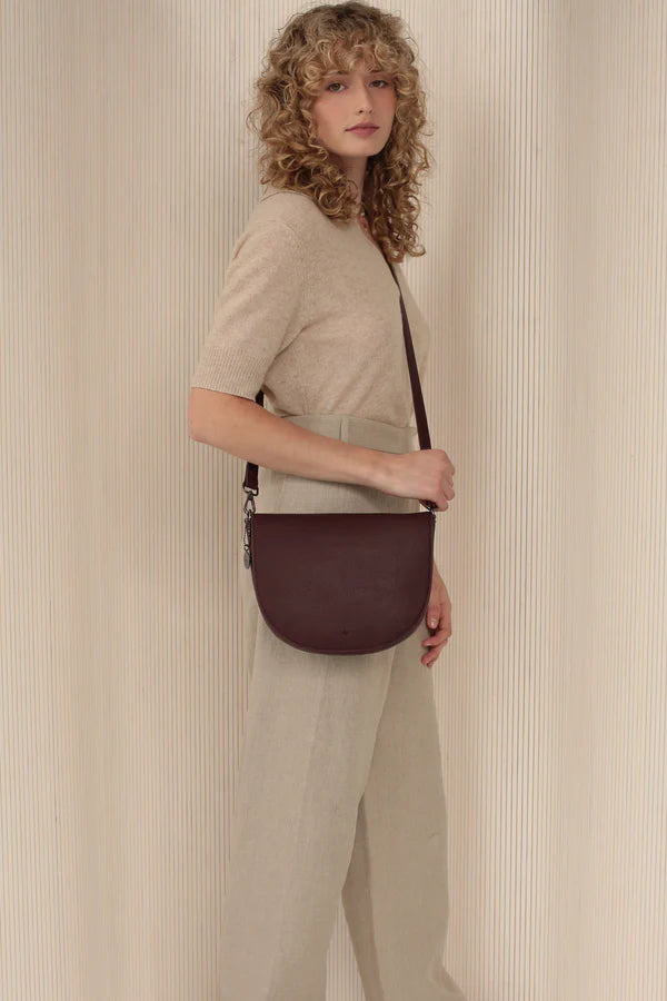 Brown saddle shop bag