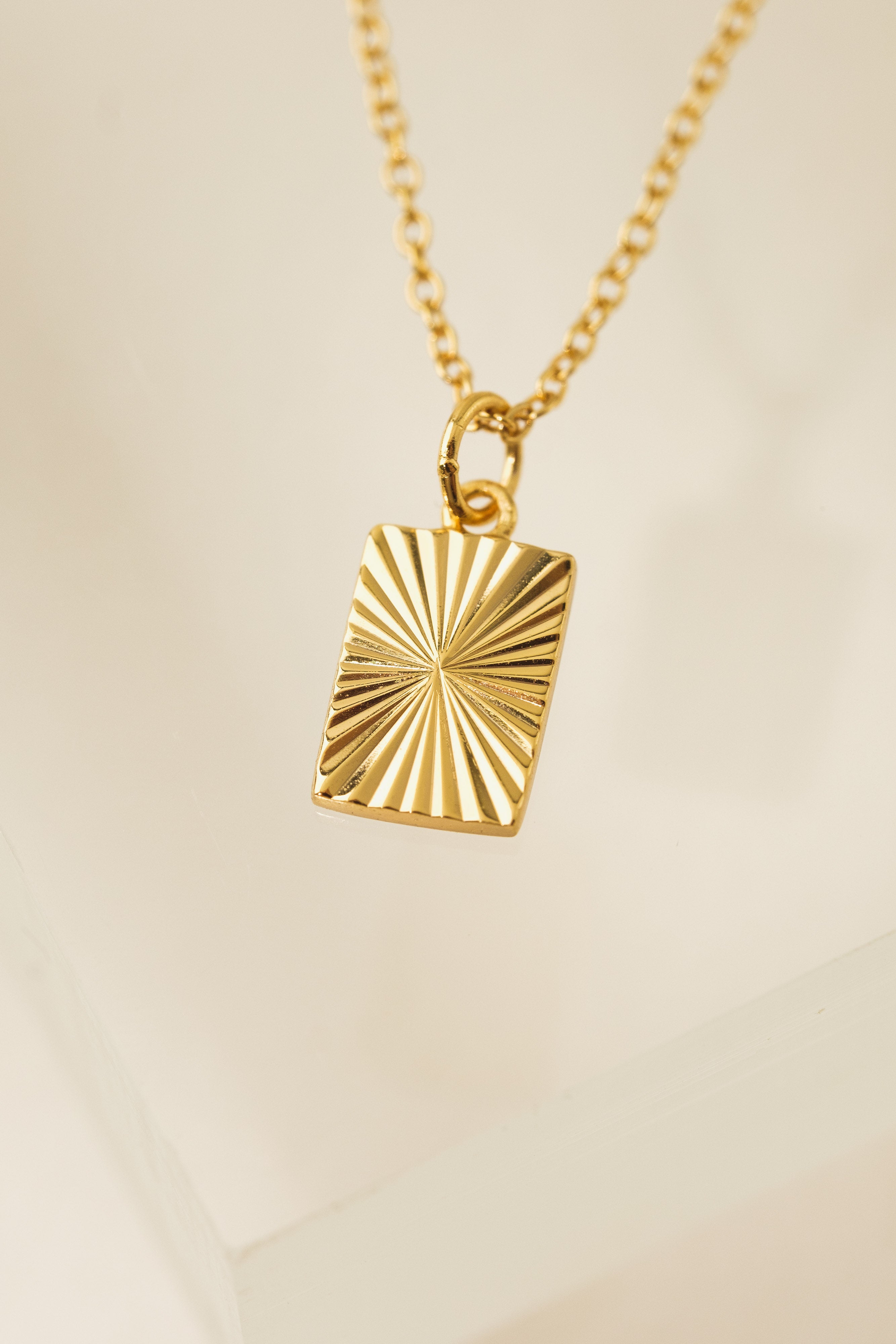 RECTANGLE FLUTED NECKLACE
